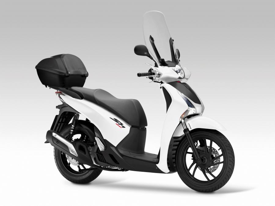 Honda SH125i Sporty with Honda Genuine Accessories